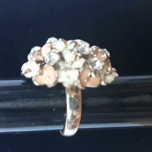 Tiny Flowers and Rhinestones Ladies Ring 7.5 - Picture 4 of 6